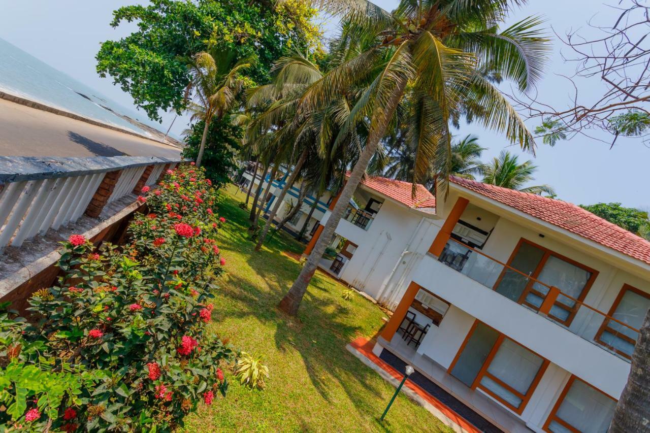 Kappad Beach Resort Chemancheri Exterior photo
